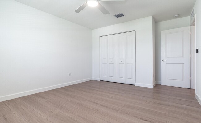 Building Photo - 6378 Windwood Wy