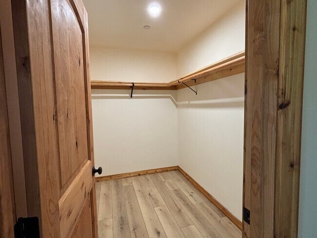 Building Photo - 9400 Spring Hill School Rd