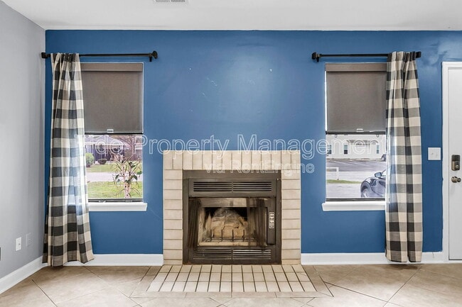 Building Photo - 206 Pine Shadow Dr