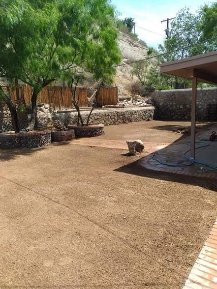 Building Photo - 213 Fountain Rd