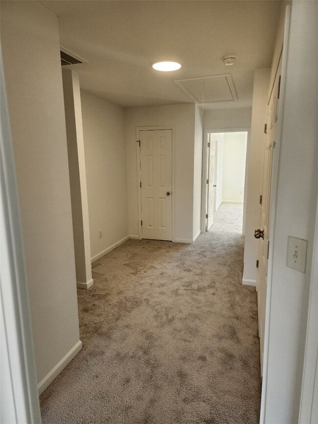 Building Photo - 726 Bellview Way