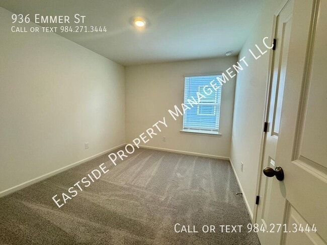 Building Photo - 936 Emmer St