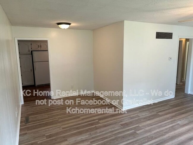 Building Photo - 804 NE 66th Terrace