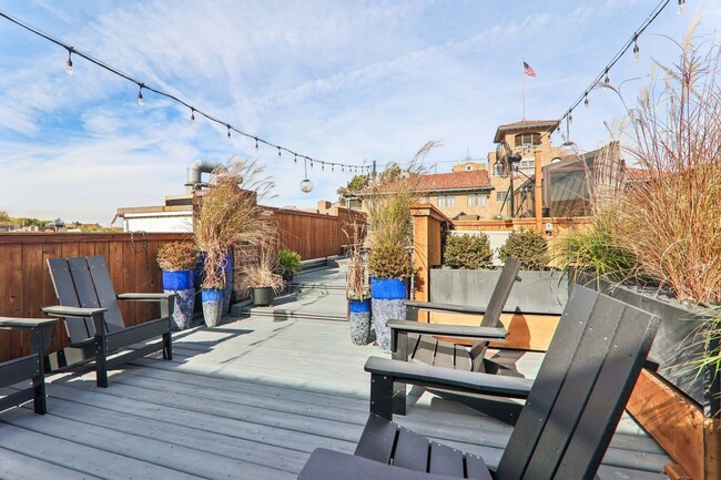 Building Photo - 107 W Main St