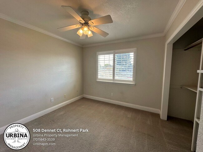 Building Photo - Expansive Rohnert Park D Section Home – Id...