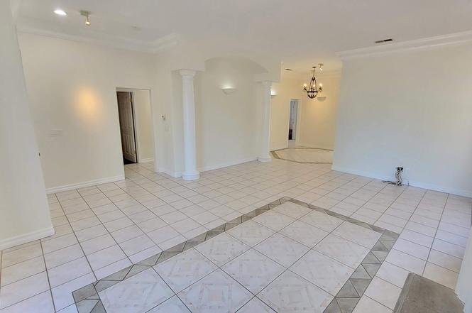 Building Photo - 6145 Shadyglade Ave