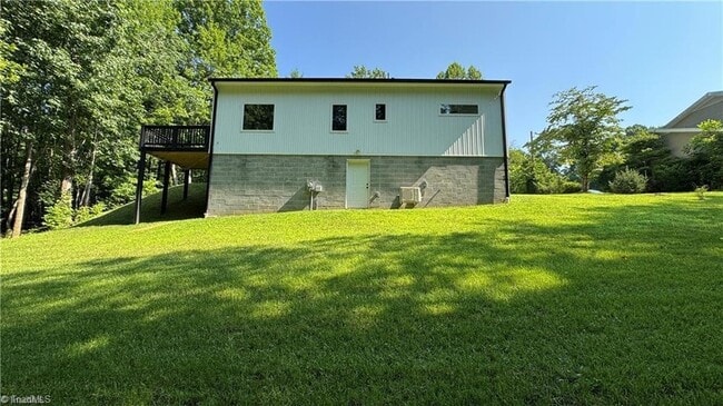 Building Photo - 148 Buena Vista Dr