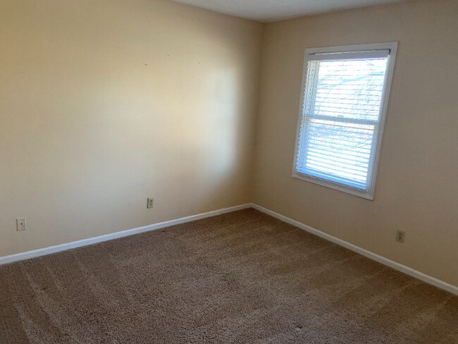 Building Photo - 3134 High Ridge Dr