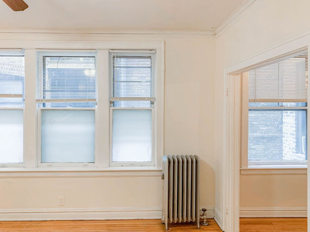 Building Photo - 432 W Surf St