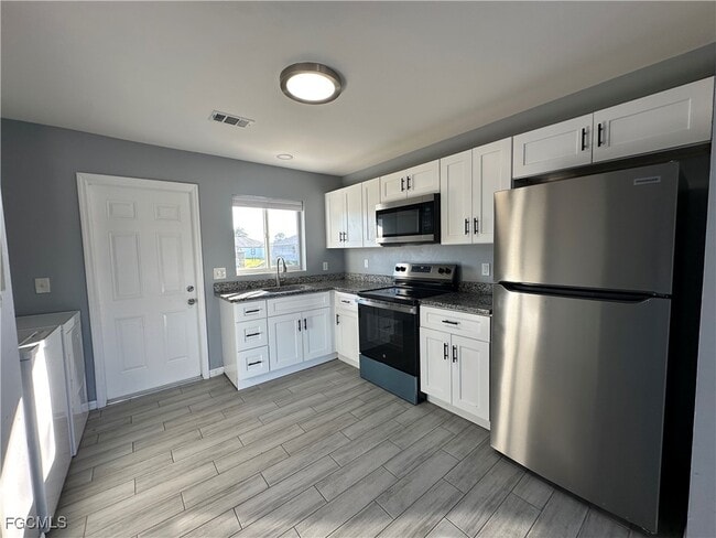 Building Photo - 137-139 Gordon Ave S