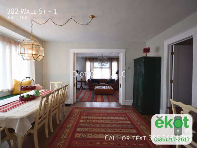 Building Photo - 382 Wall St