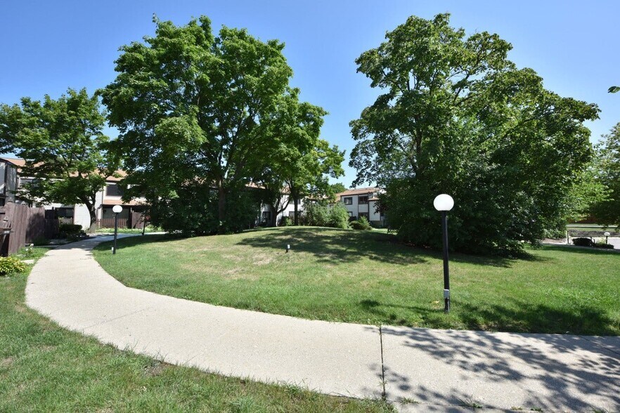 Building Photo - 8309 N 107th St