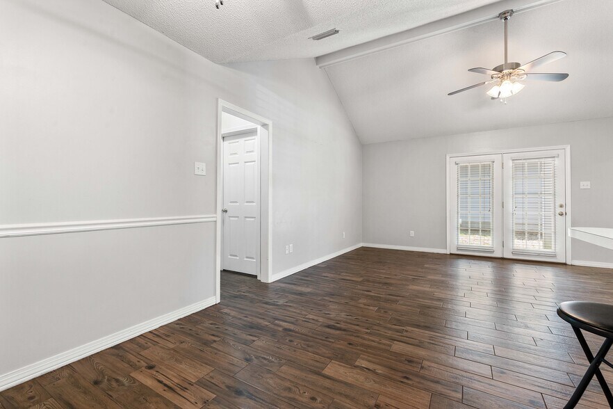 Building Photo - 6355 Burnham Wood Pl