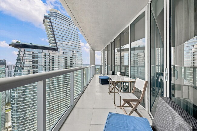 Building Photo - 465 Brickell Ave