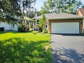 Building Photo - 1105 Greensfield Dr