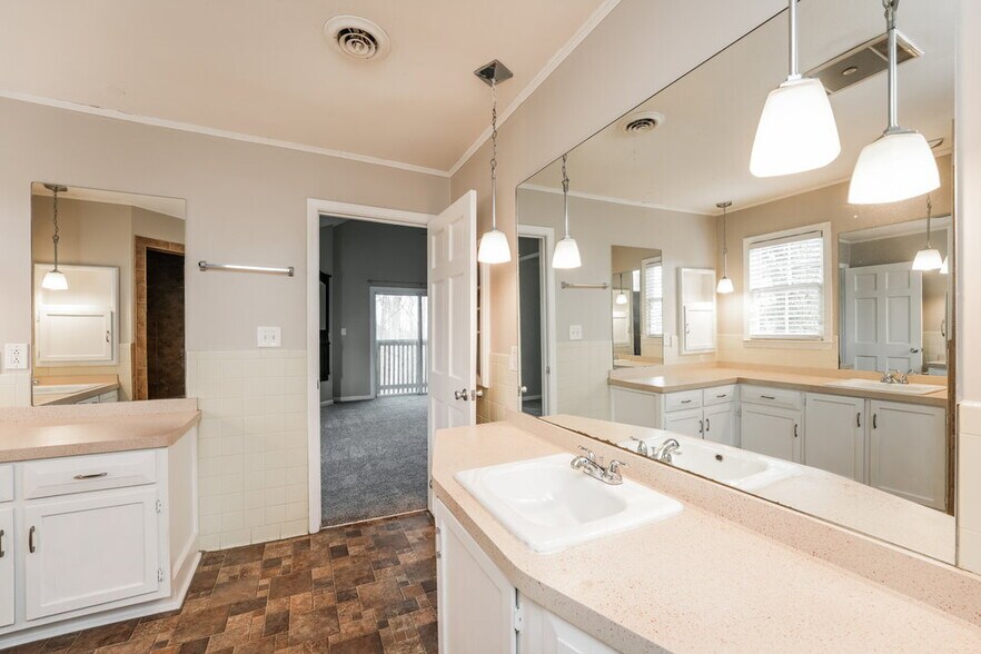 Building Photo - 963 Asborough Ct