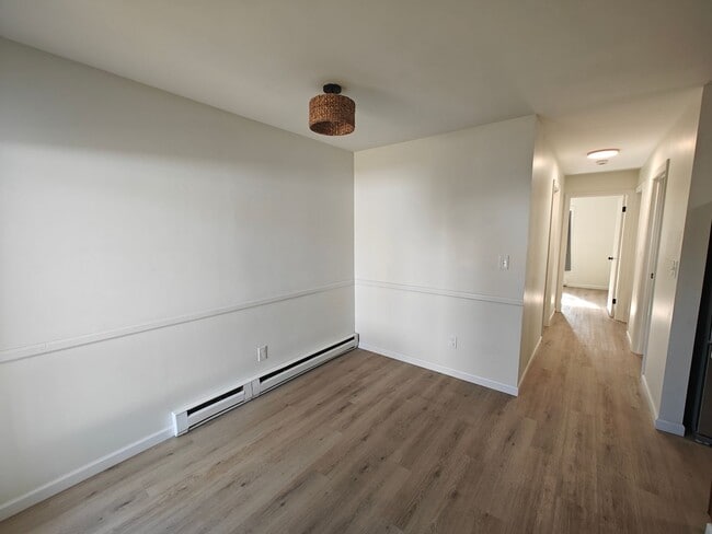 Building Photo - 11 Marion Ave