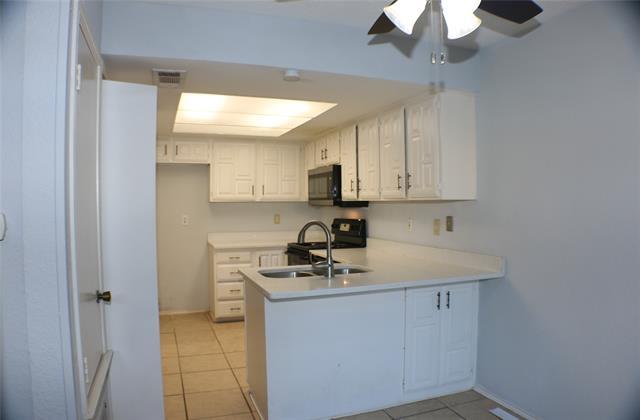 Building Photo - 821 Dublin Dr