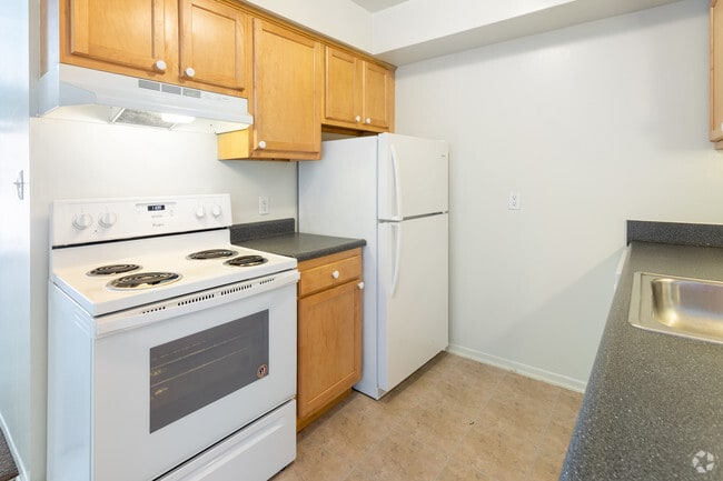 2 BR, 1 BA - 864 SF - Newport Park Apartments