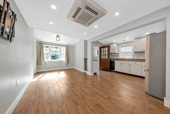 Building Photo - 19 Winthrop Ave