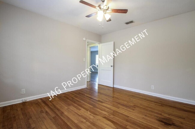 Building Photo - 2761 St Johns Ave