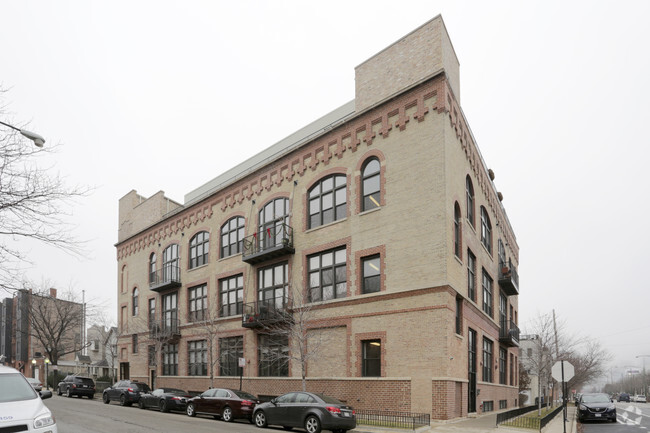 Building Photo - Hubbard Street Lofts