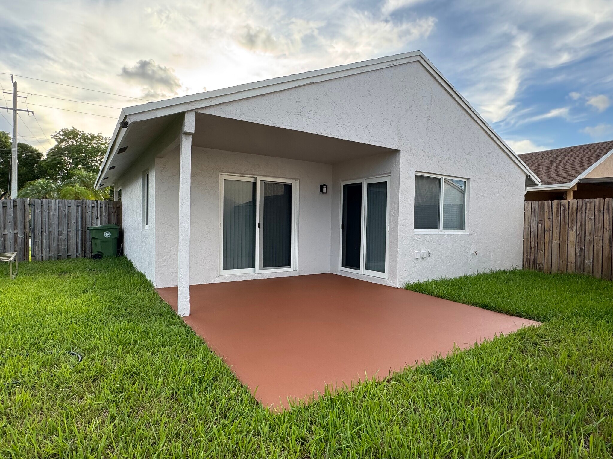 Building Photo - 961 SW 112th Ave