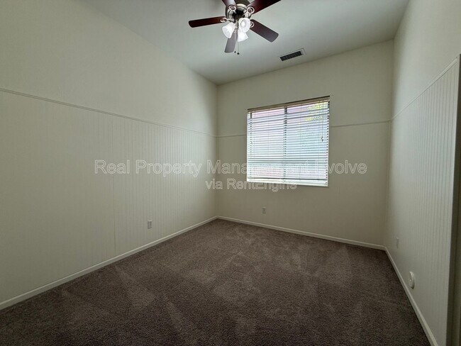 Building Photo - 281 W Flamingo Dr