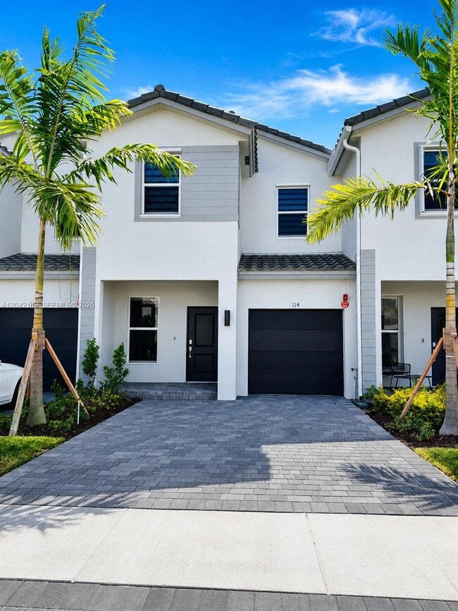 Building Photo - 114 SW 184th Ave