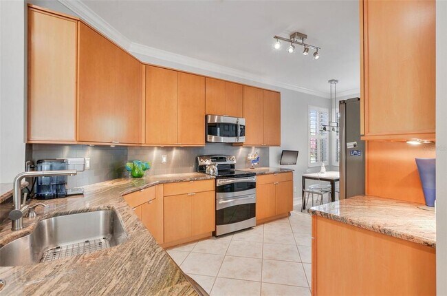 Building Photo - 15840 Aurora Lake Cir