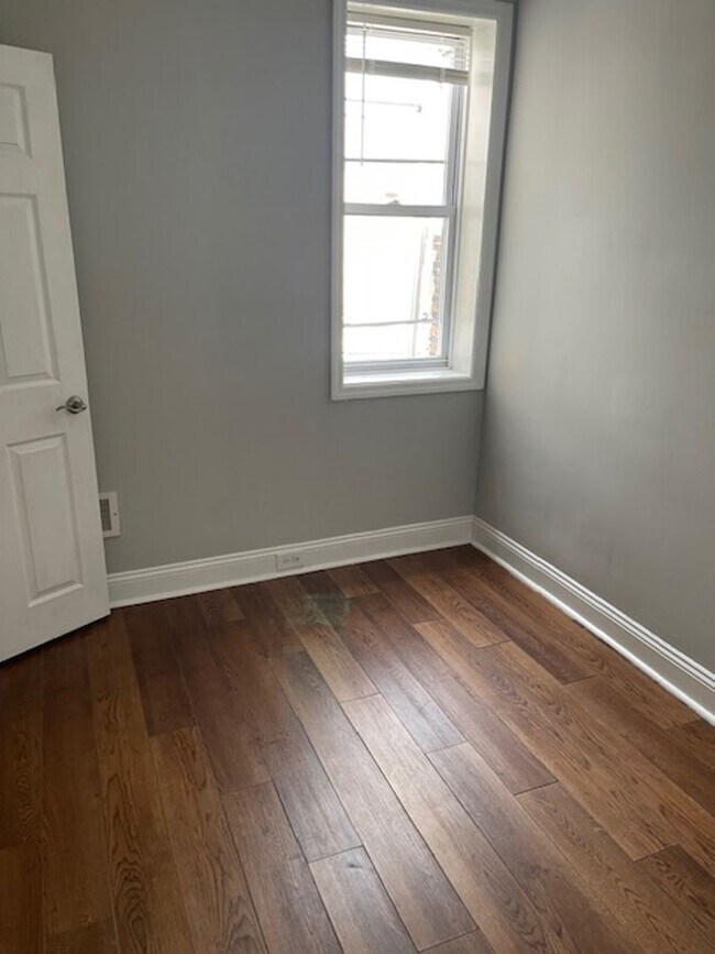 Building Photo - West Passyunk Home