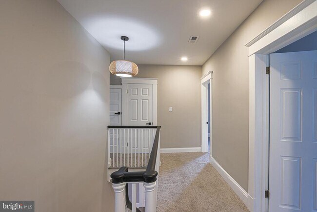 Building Photo - 3803 Cedardale Rd