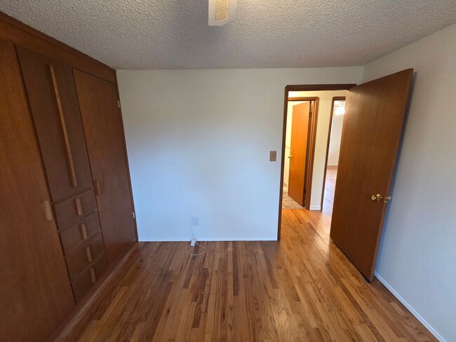 Building Photo - 2136 N 187th St