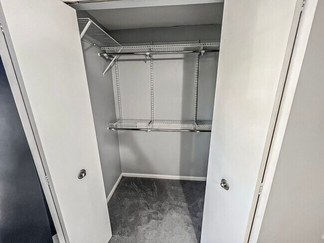 Building Photo - Sunny And Delightful 3 Bed 2.5 Bath Interior Townhome In Refreshing Newgate