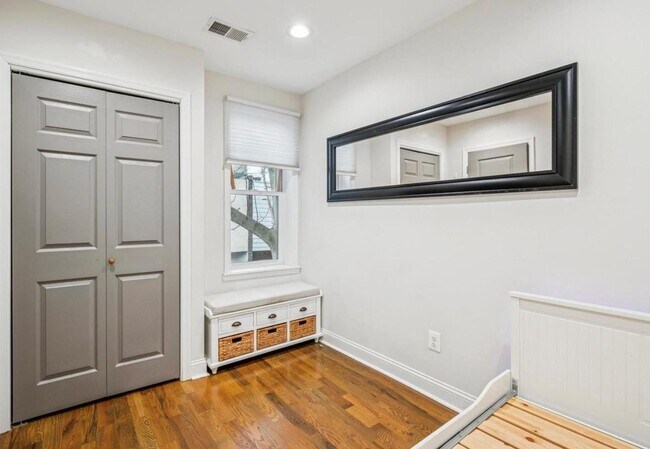 Building Photo - 3152 Agate St