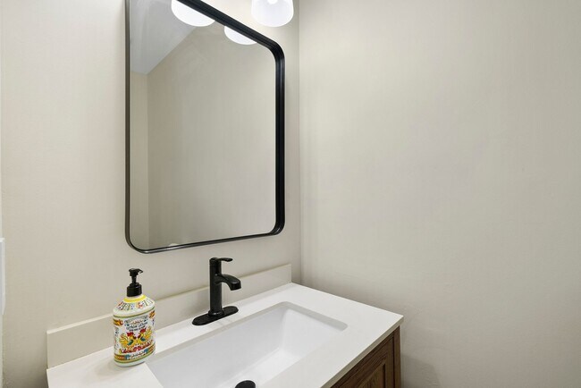 Building Photo - 6108 New Market Way