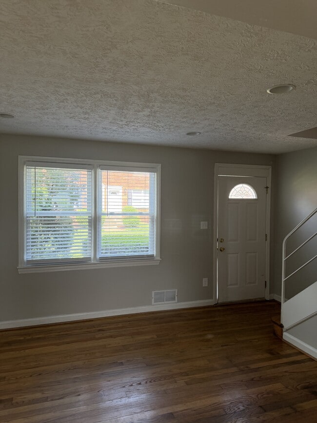 Building Photo - 3841 26th Ave