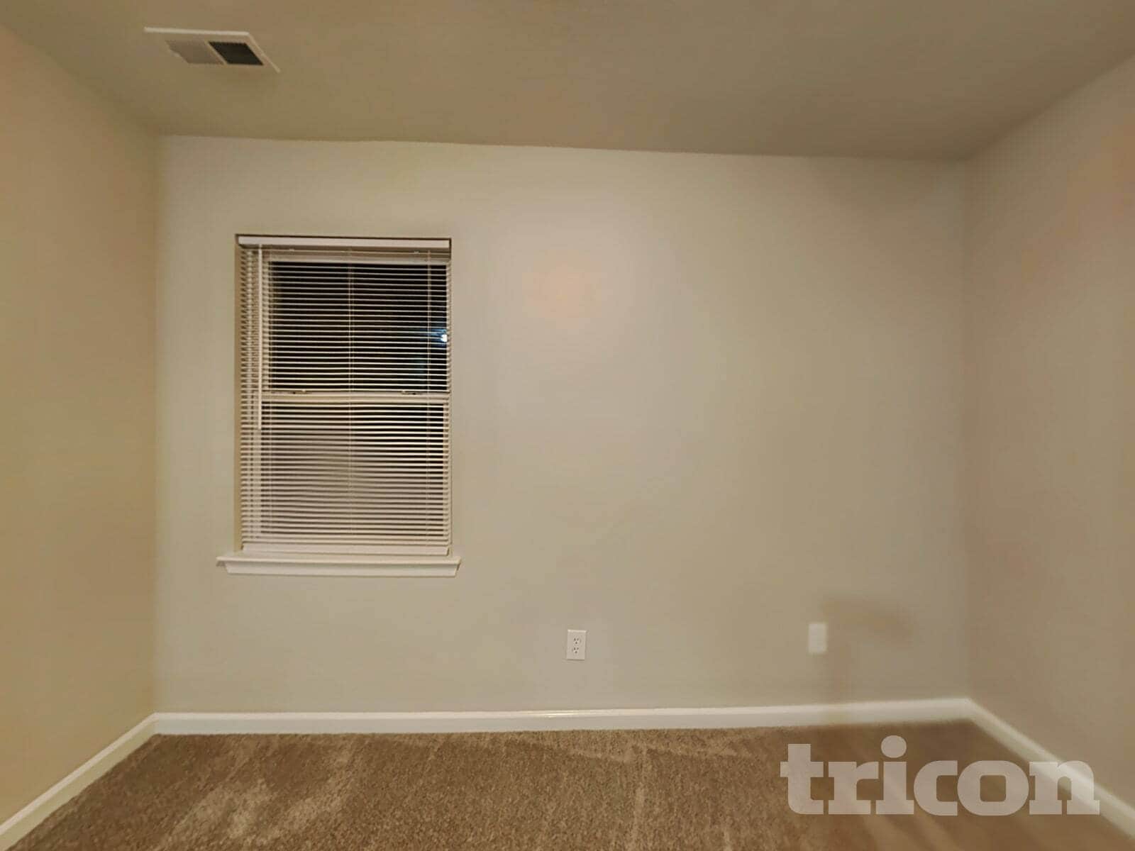 Building Photo - 4037 Dover Downs Dr