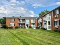 Building Photo - 2420 Parmenter Blvd