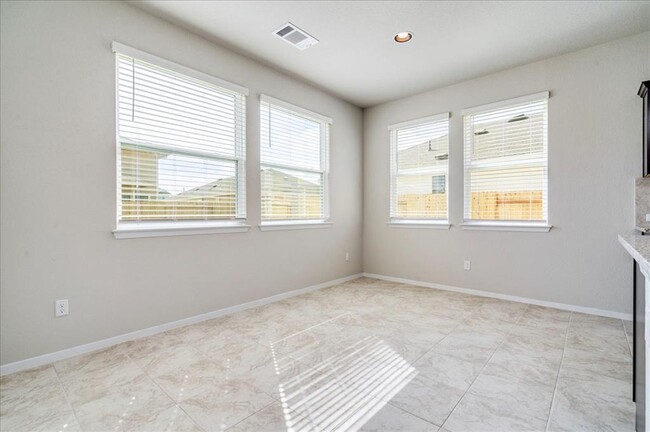 Building Photo - 116 White Dunes Dr