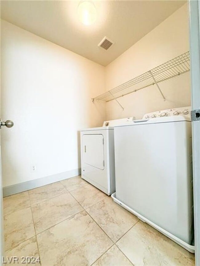 Building Photo - 6596 Polonius Ct
