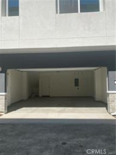 Building Photo - 177 Steely