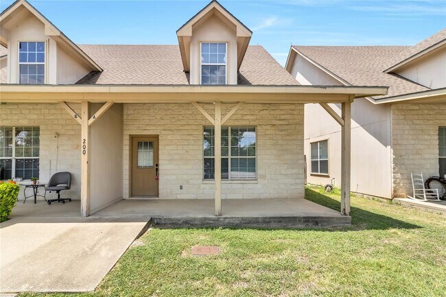 Building Photo - 200 Sandstone Dr
