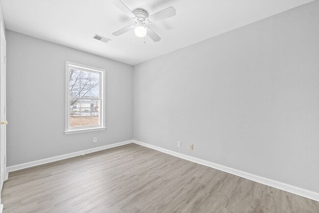 Building Photo - 1042 Shadow Ridge Ave
