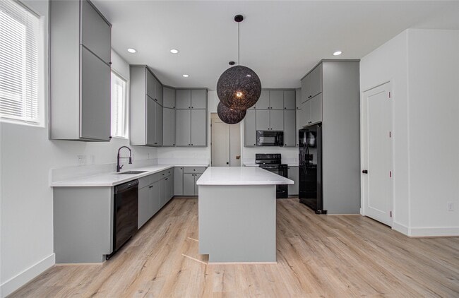 Building Photo - 4605 Edison St