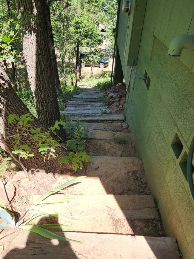 Building Photo - Live in The Pines ~ 2 Bed / 2 Bath for Lease