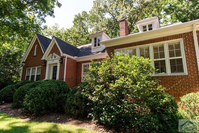 Building Photo - 285 Hampton Ct