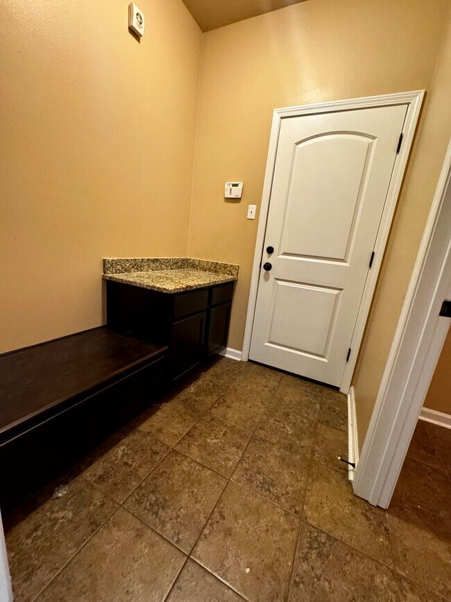 Building Photo - 3BD/2BA House for Lease in Magnolia Lakes - Close to LSU