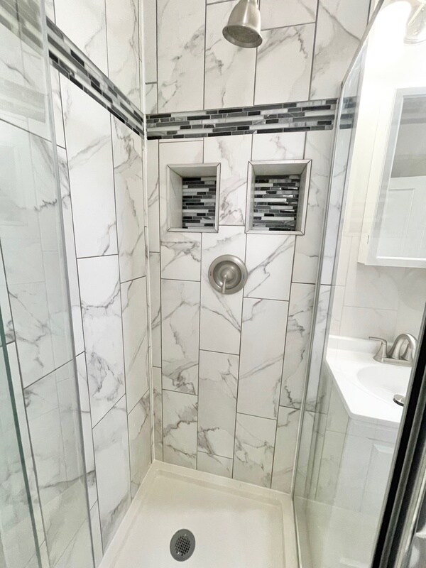 Building Photo - 404 Mountain St