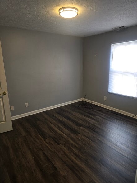 Building Photo - 1907 E Balsam Ct